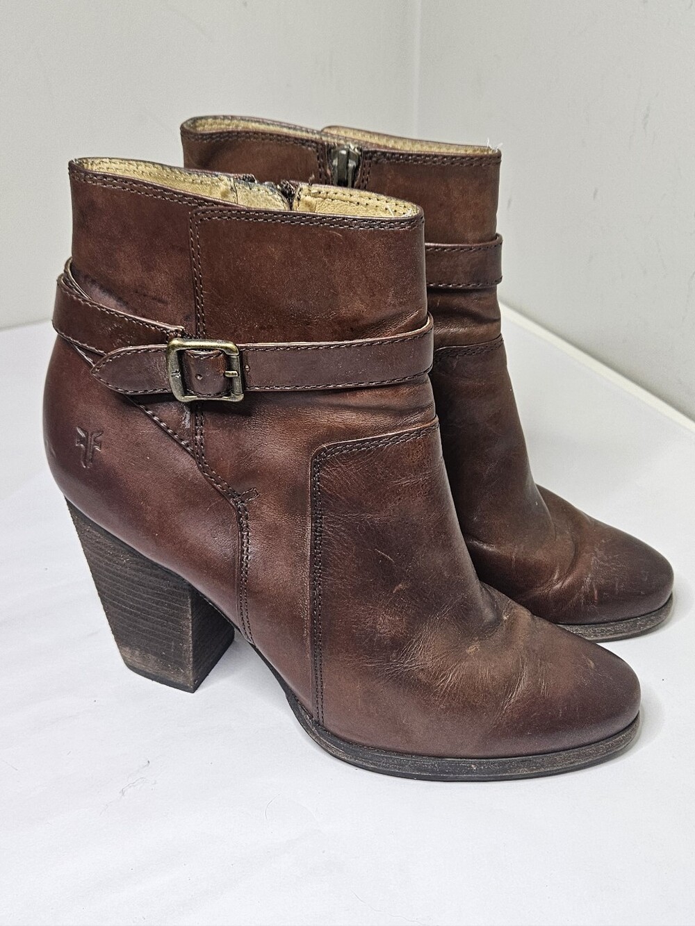 Frye Patty Riding Bootie Brown Leather Ankle Zipper Side Chunky Stacked Heel 10